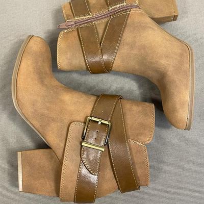 Life Stride Booties 7 1/2 M