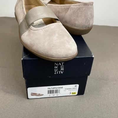 New Naturalizer leather ballet flats. 7M