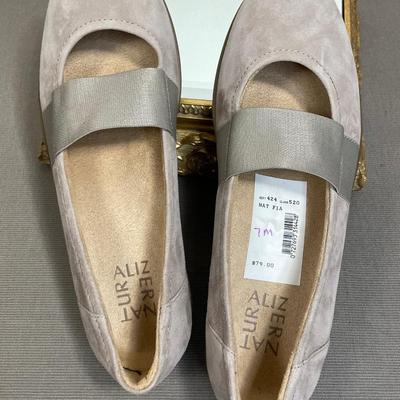 New Naturalizer leather ballet flats. 7M