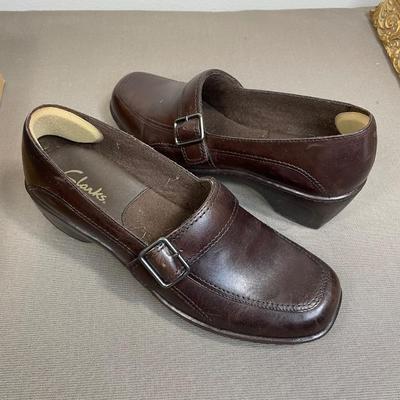 Clark’s Leather shoes 7 1/2 M