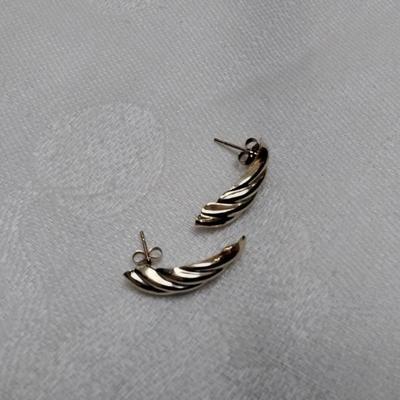 Vintage Sculpted Textured 14K Earrings