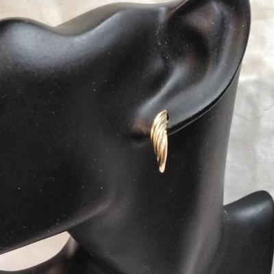 Vintage Sculpted Textured 14K Earrings