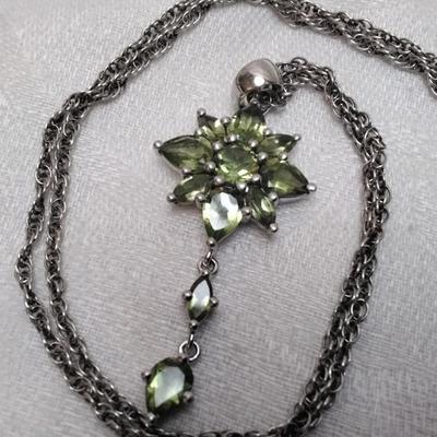 Vintage Peridot Drop 925 19" Necklace