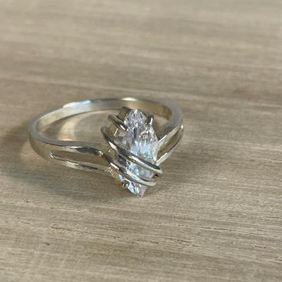 Sterling silver CZ ring 9