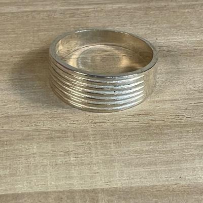 Sterling silver ring 8.5