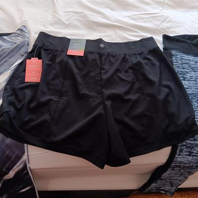LADIES WORKOUT PANTS AND SHORTS SIZE XL