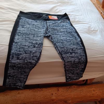 LADIES WORKOUT PANTS AND SHORTS SIZE XL