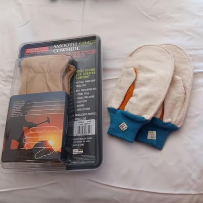 NEW WOLVERINE COWHIDE WORK GLOVES AND MITTENS SIZE MED