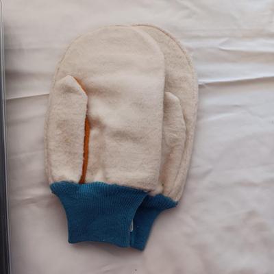 NEW WOLVERINE COWHIDE WORK GLOVES AND MITTENS SIZE MED