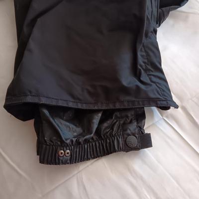 MEN'S SKI PANTS AND COAT SIZE LARGE