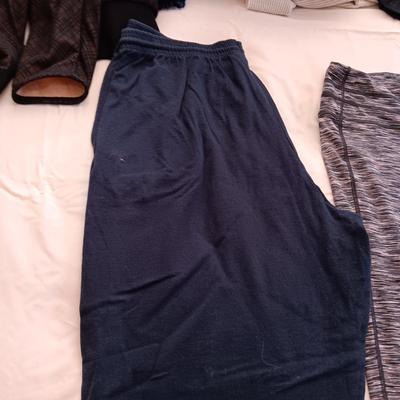 LADIES LARGE AND XL JOGGERS AND WORKOUT PANTS
