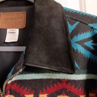 LADIES PENDLETON WOOL JACKET WITH A SUEDE COLLAR SIZE XL