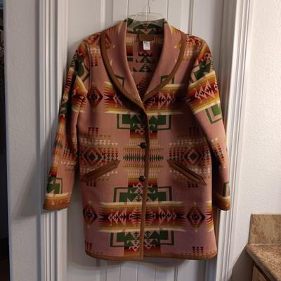 LADIES PENDLETON WOOL JACKET SIZE LARGE