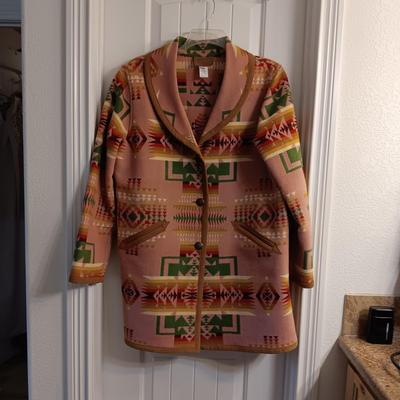 LADIES PENDLETON WOOL JACKET SIZE LARGE