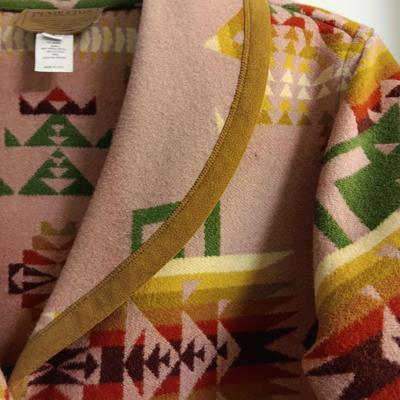 LADIES PENDLETON WOOL JACKET SIZE LARGE