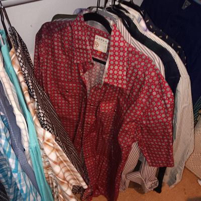 MEN'S SHORT AND LONG SLEEVE ROPER, GEORGE STRAIT, ETC WESTERN SHIRTS (LARGE)