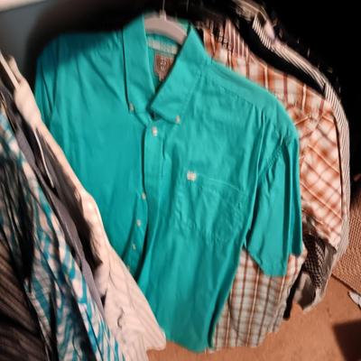 MEN'S SHORT AND LONG SLEEVE ROPER, GEORGE STRAIT, ETC WESTERN SHIRTS (LARGE)