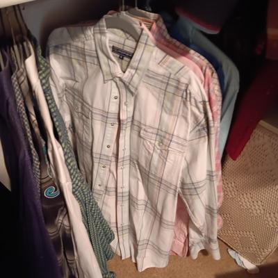 MEN'S SHORT AND LONG SLEEVE ROPER, GEORGE STRAIT, WRANGLER. ETC WESTERN SHIRTS (LARGE)