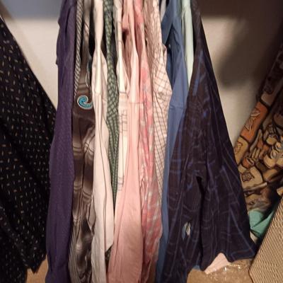 MEN'S SHORT AND LONG SLEEVE ROPER, GEORGE STRAIT, WRANGLER. ETC WESTERN SHIRTS (LARGE)