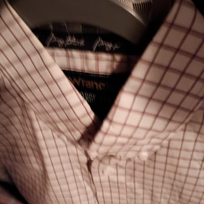 MEN'S SHORT AND LONG SLEEVE ROPER, GEORGE STRAIT, WRANGLER. ETC WESTERN SHIRTS (LARGE)