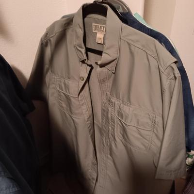 MEN'S CASUAL SHORT AND LONG SLEEVE SHIRTS SIZE L - XL