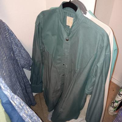 MEN'S CASUAL SHORT AND LONG SLEEVE SHIRTS SIZE L - XL