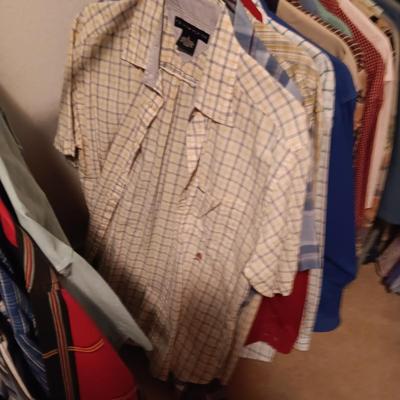 MEN'S SHORT AND LONG SLEEVE ROPER, GEORGE STRAIT, ETC WESTERN SHIRTS (LARGE)