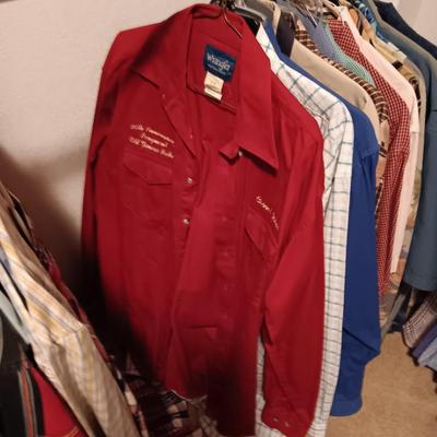 MEN'S SHORT AND LONG SLEEVE ROPER, GEORGE STRAIT, ETC WESTERN SHIRTS (LARGE)