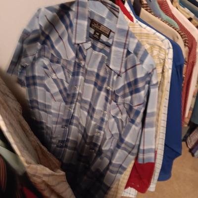MEN'S SHORT AND LONG SLEEVE ROPER, GEORGE STRAIT, ETC WESTERN SHIRTS (LARGE)