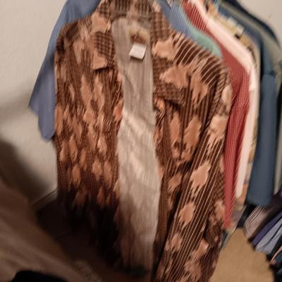 MEN'S SHORT AND LONG SLEEVE ROPER, GEORGE STRAIT, ETC WESTERN SHIRTS (LARGE)