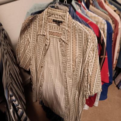 MEN'S SHORT AND LONG SLEEVE ROPER, GEORGE STRAIT, ETC WESTERN SHIRTS (LARGE)