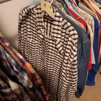 MEN'S SHORT AND LONG SLEEVE ROPER, GEORGE STRAIT, CARHARTT WESTERN SHIRTS (LARGE)