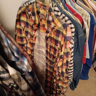 MEN'S SHORT AND LONG SLEEVE ROPER, GEORGE STRAIT, CARHARTT WESTERN SHIRTS (LARGE)