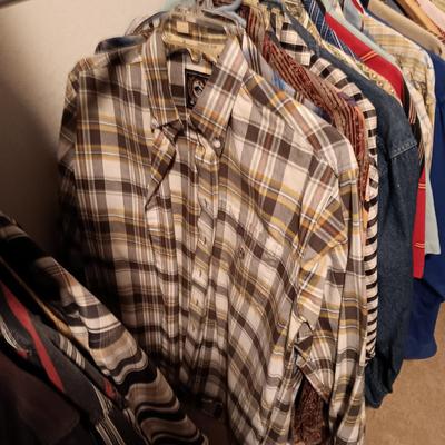 MEN'S SHORT AND LONG SLEEVE ROPER, GEORGE STRAIT, CARHARTT WESTERN SHIRTS (LARGE)