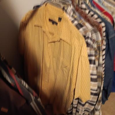 MEN'S SHORT AND LONG SLEEVE ROPER, GEORGE STRAIT, CARHARTT WESTERN SHIRTS (LARGE)