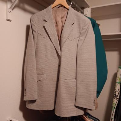CODY JAMES WINTER VEST, 2 WESTERN BLAZERS, HOODIE AND LONGMONT OLDTIMERS RODEO JACKET