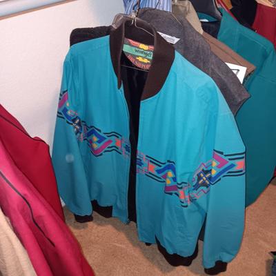 MEN'S JACKETS, COLUMBIA FLEECE VEST AND SWEATER (L)