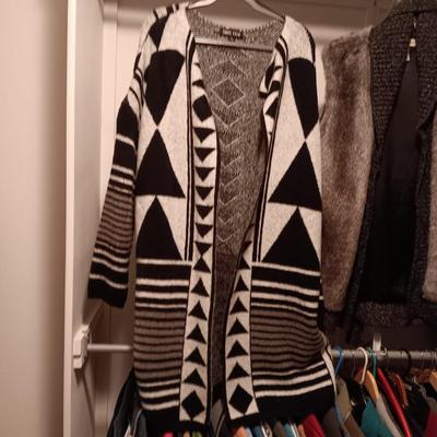 DAVID KAHN LONG SWEATER (L) AND CRIPPLE CREEK FAUX FUR VEST (XL)