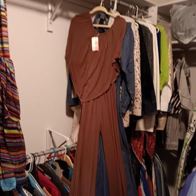 LADIES LARGE AND XL DRESS CLOTHES