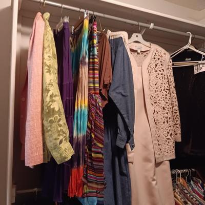 LADIES LARGE AND XL DRESS CLOTHES