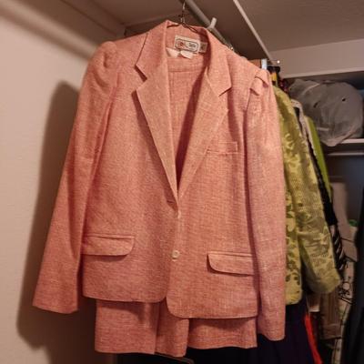 LADIES LARGE AND XL DRESS CLOTHES