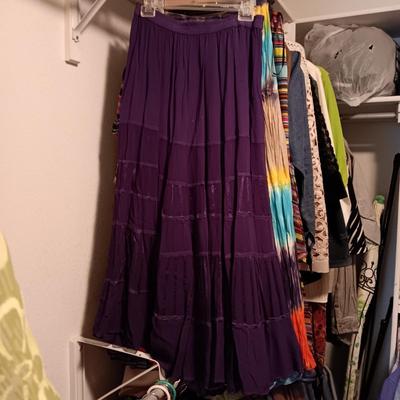 LADIES LARGE AND XL DRESS CLOTHES