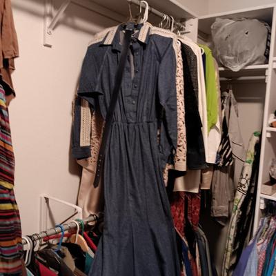 LADIES LARGE AND XL DRESS CLOTHES