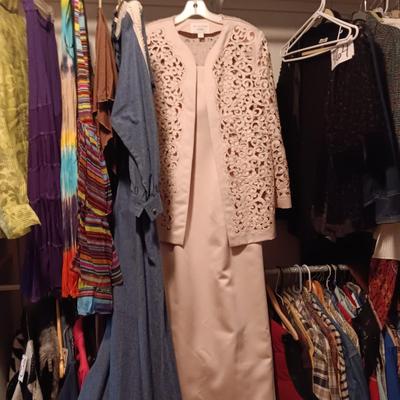 LADIES LARGE AND XL DRESS CLOTHES