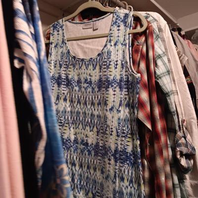 LADIES LARGE AND XL CASUAL CLOTHES