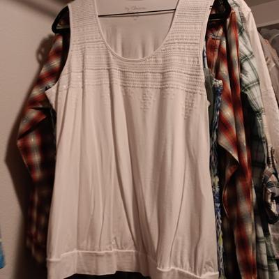LADIES LARGE AND XL CASUAL CLOTHES