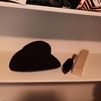 RODEO KING BLACK FELT HAT SIZE 7 1/4 PLUS CLOTHES BRUSH