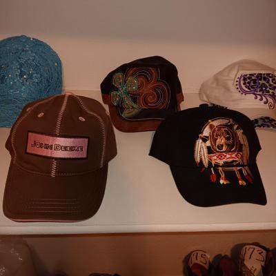 MAINLY LADIES BALL CAPS AND SUN HAT