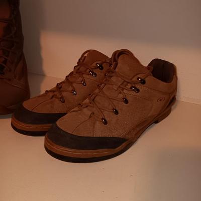 MEN'S DANNER BOOTS AND HORSESHOE SHOES SIZE 11