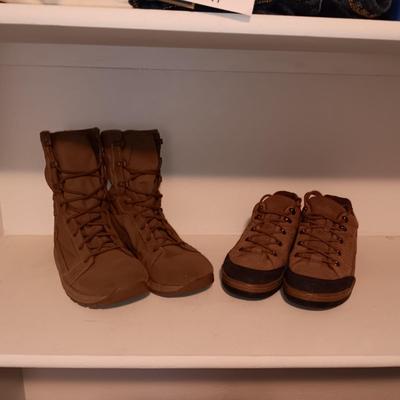 MEN'S DANNER BOOTS AND HORSESHOE SHOES SIZE 11